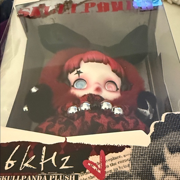 Authentic Popmart 6kHZ  Skullpanda UK exclusive.
Gorgeous - Picture 2 of 6